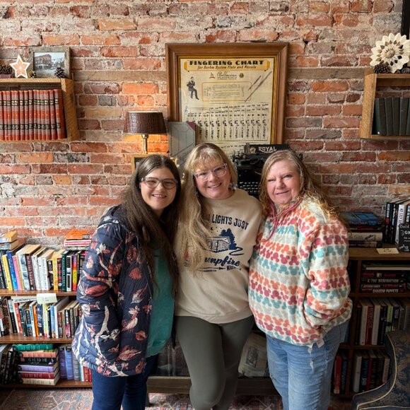 COZYCOURTLAND IS LIVE! JOIN COURTNEY NOW! 🩷💗🫶🏻 - Picture 10 of 10